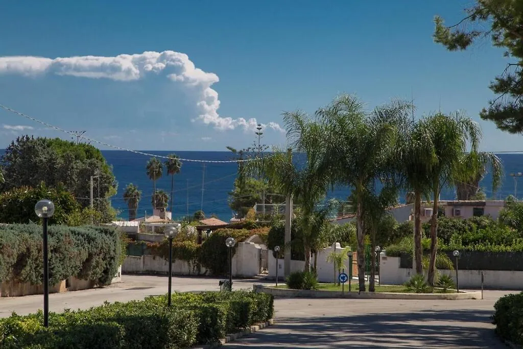 Villa Iaia Fontane Bianche Italien